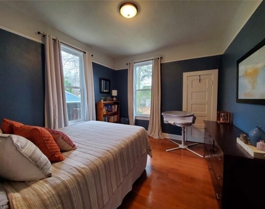 109 E Bay Avenue - Photo Thumbnail 10