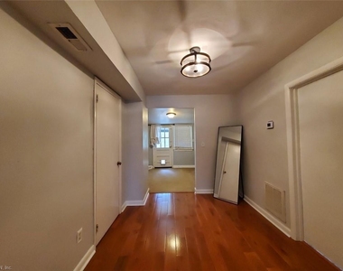 109 E Bay Avenue - Photo Thumbnail 16