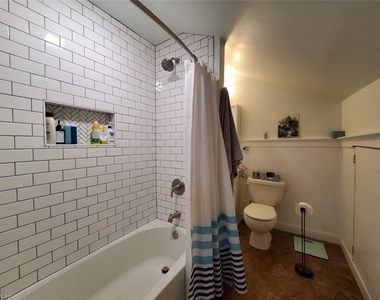 109 E Bay Avenue - Photo Thumbnail 18