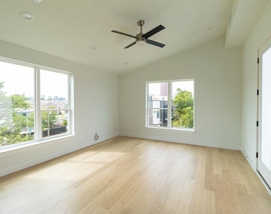 4210 Roseland Avenue - Photo Thumbnail 25