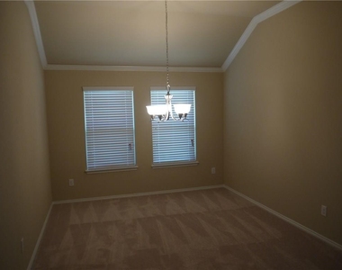 12009 Clearpoint Court - Photo Thumbnail 6