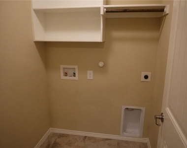 12009 Clearpoint Court - Photo Thumbnail 13