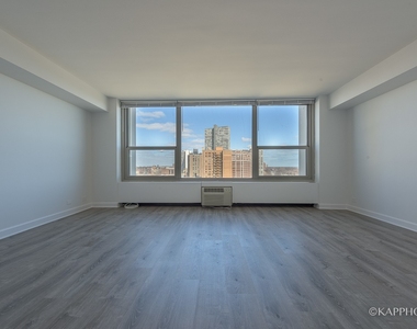 3600 N Lake Shore Drive - Photo Thumbnail 16