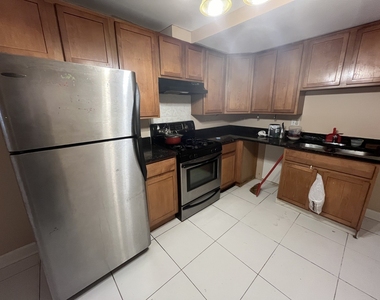 2251 W Rosemont Avenue - Photo Thumbnail 4