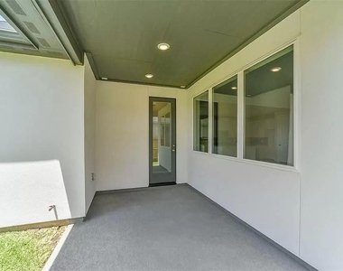 717 Ocean Palms Drive - Photo Thumbnail 32