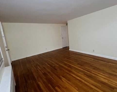 1254a Inwood Terrace - Photo Thumbnail 2