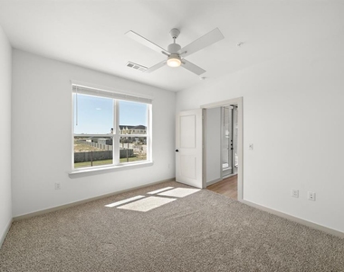 29655 Jordan Ranch Boulevard - Photo Thumbnail 5