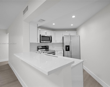 9715 Fontainebleau Blvd - Photo Thumbnail 14