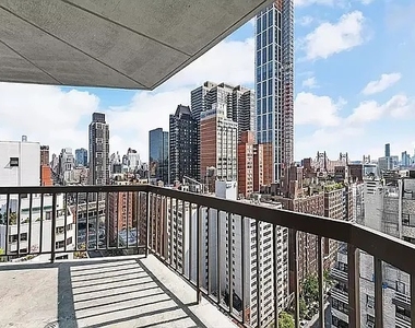 360 East 57th Street - Photo Thumbnail 9