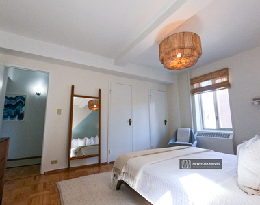 Room| Half Month Deposit | 14th Street & Avenue C | Alphabet City - Photo Thumbnail 12