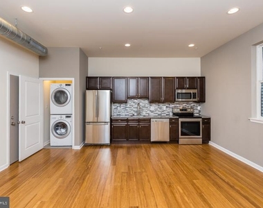 2422 Frankford Ave - Photo Thumbnail 2