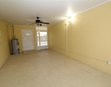 1007 Burbank Court - Photo Thumbnail 20