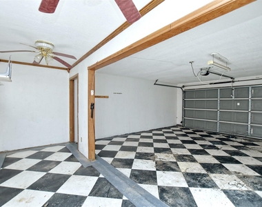 21401 Patton Ave - Photo Thumbnail 26