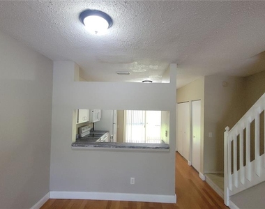 6235 Bayside Key Drive - Photo Thumbnail 4