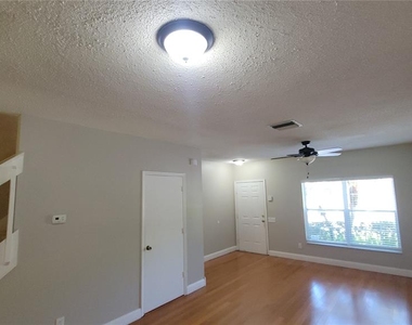 6235 Bayside Key Drive - Photo Thumbnail 2