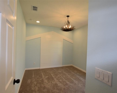 1316 Blarney Street - Photo Thumbnail 15