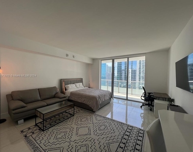 1300 Brickell Bay Dr - Photo Thumbnail 5