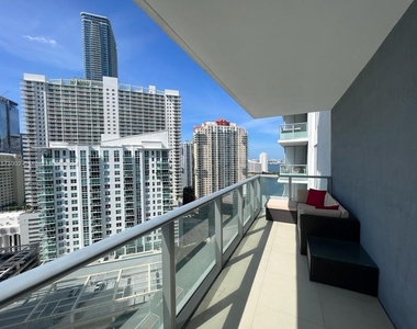 1300 Brickell Bay Dr - Photo Thumbnail 1