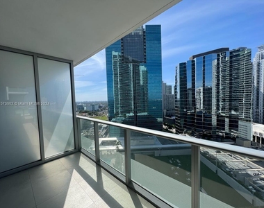 1300 Brickell Bay Dr - Photo Thumbnail 14