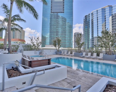 1300 Brickell Bay Dr - Photo Thumbnail 22