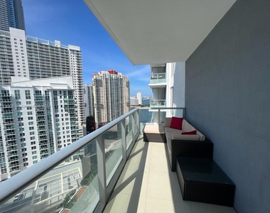 1300 Brickell Bay Dr - Photo Thumbnail 9