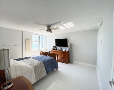 6450 Collins Ave - Photo Thumbnail 8