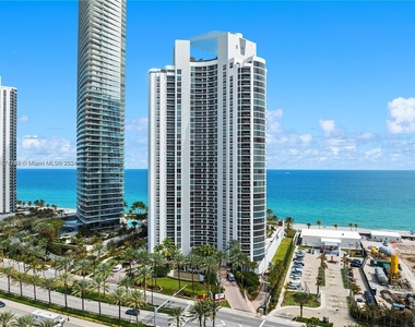 18911 Collins Ave - Photo Thumbnail 0