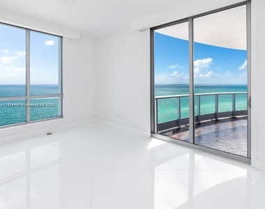 5959 Collins Ave - Photo Thumbnail 3