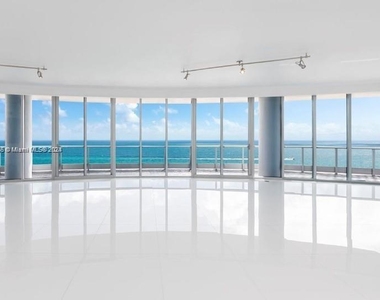 5959 Collins Ave - Photo Thumbnail 6