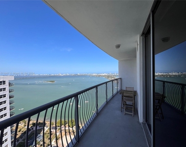 1750 N Bayshore Dr - Photo Thumbnail 0