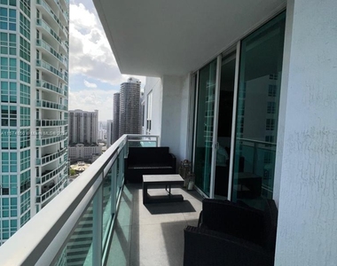 950 Brickell Bay Dr - Photo Thumbnail 3