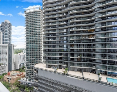 1010 Brickell Ave - Photo Thumbnail 25