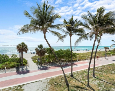 5401 Collins Ave - Photo Thumbnail 9