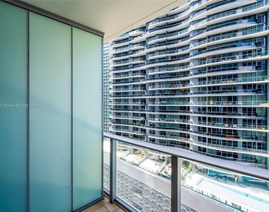 1010 Brickell Ave - Photo Thumbnail 6