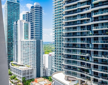 1010 Brickell Ave - Photo Thumbnail 5