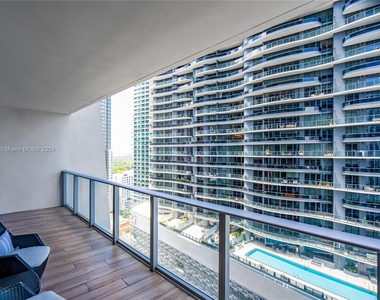 1010 Brickell Ave - Photo Thumbnail 1