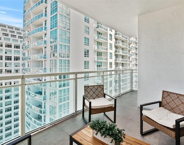 951 Brickell Ave - Photo Thumbnail 6