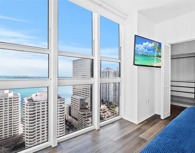 951 Brickell Ave - Photo Thumbnail 1