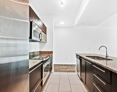 951 Brickell Ave - Photo Thumbnail 19