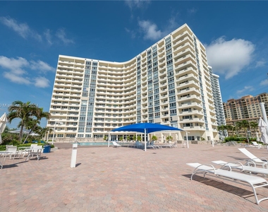 3180 S Ocean Dr - Photo Thumbnail 17