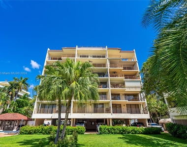 1632 S Bayshore Ct - Photo Thumbnail 45