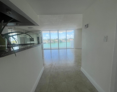 5838 Collins Ave - Photo Thumbnail 15