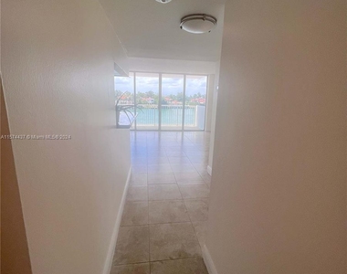 5838 Collins Ave - Photo Thumbnail 16