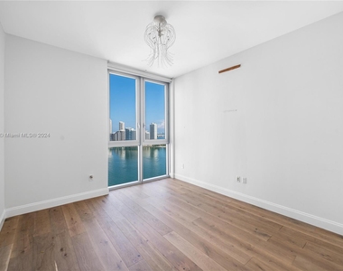 1331 Brickell Bay Dr - Photo Thumbnail 20