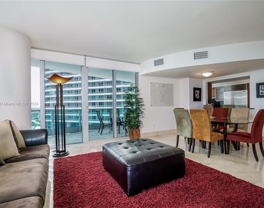 1331 Brickell Bay Dr - Photo Thumbnail 6