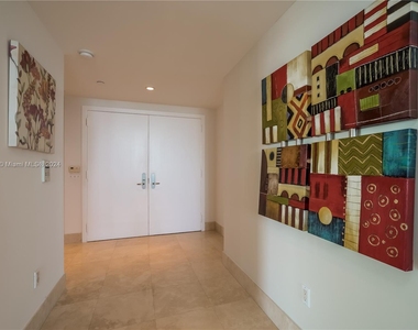 1331 Brickell Bay Dr - Photo Thumbnail 4