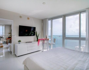 485 Brickell Ave - Photo Thumbnail 6