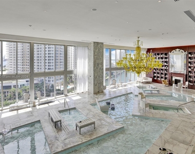 485 Brickell Ave - Photo Thumbnail 14