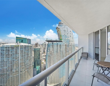 465 Brickell Ave - Photo Thumbnail 10