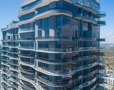 1000 Brickell Plz - Photo Thumbnail 1